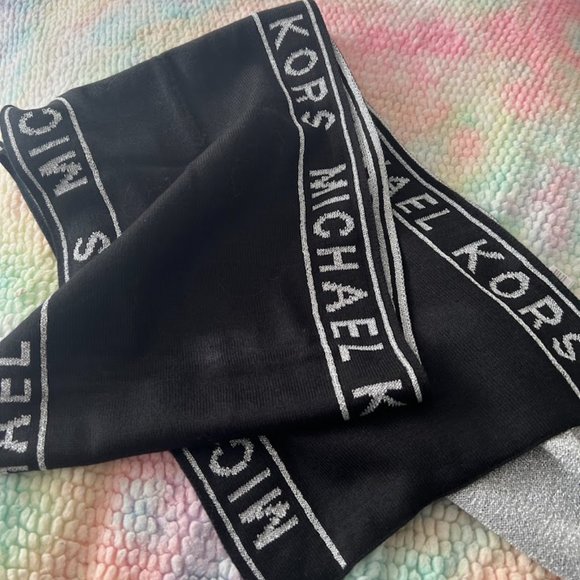 Metallic Michael Kors Scarf - Picture 3 of 4